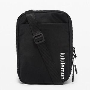 NWOT Lululemon Easy Access Crossbody Black waist hip bag travel errands shoulder